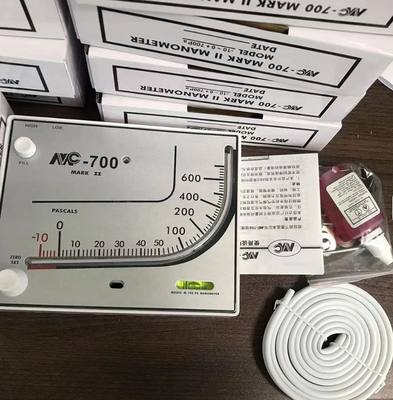 High Quality Red Oil Differential Pressure Gauge MC-700 Mark II Support Customization