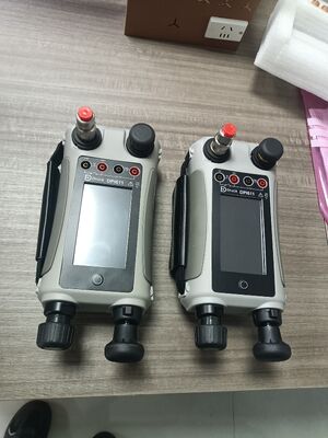 DPI611 Handheld Pressure Calibrator with Self-contained Pressure Generation and Signal Measurement