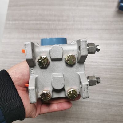 Transmisor de presión coplanar Rosemount™ 3051™ 3051CD2A02A1JM6K5S5Q4 + + 0305RC32